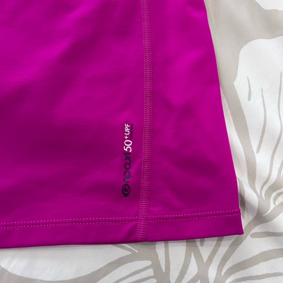 RIP CURL • Girl/Junior Pink Athletic T-Shirt • sz Large/12 - Picture 4 of 9